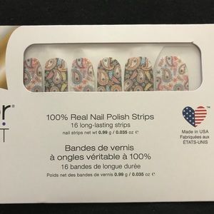 CS retired Oops-A-Paisley